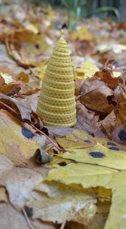 Rolled candle Christmas tree 12cm x 6,5cm