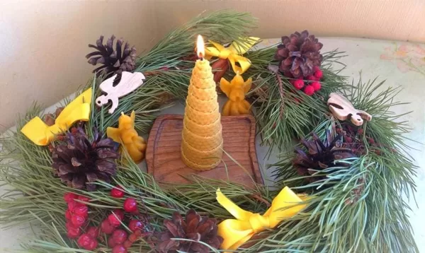 Rolled candles Christmas tree 12cm x 4cm