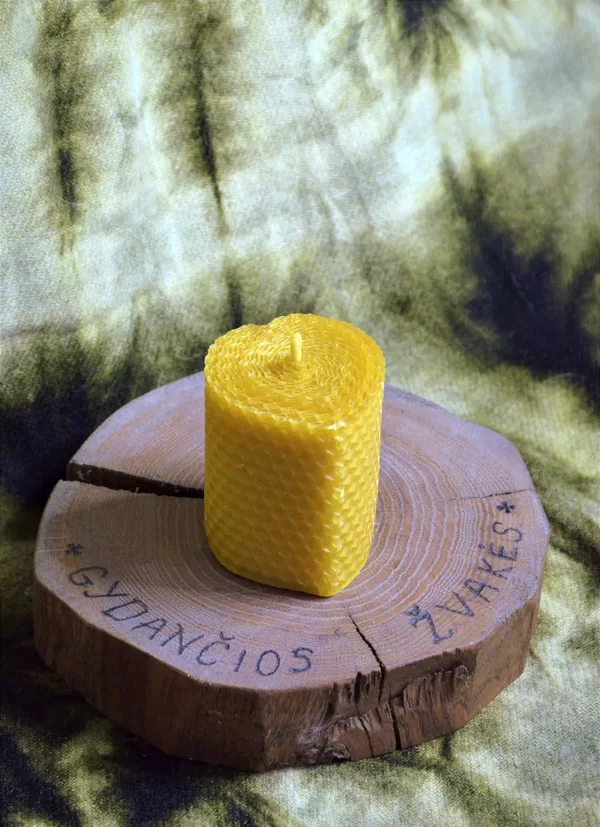Rolled candle Heart 6,5cm x 5,5cm